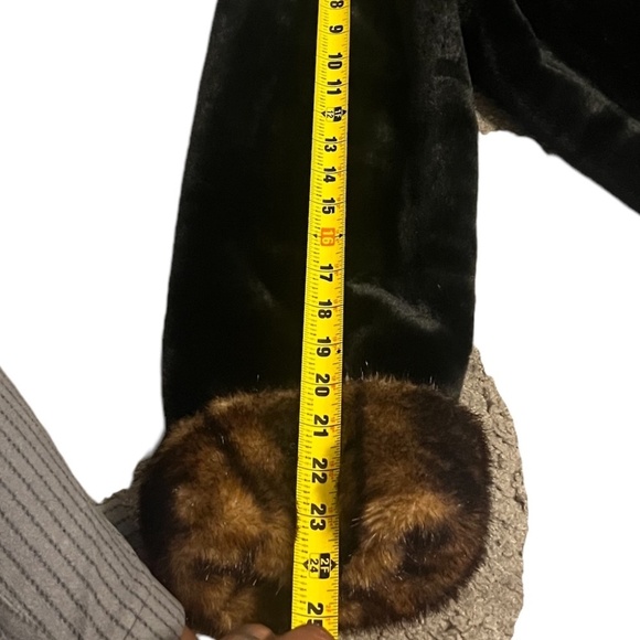 New Olympia Faux Fur Long Coat with Golden‎ Faux Lynx, Size Large - Picture 10 of 15